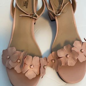 Size 7 pink floral sandal